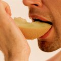 what to avoid eating before sex